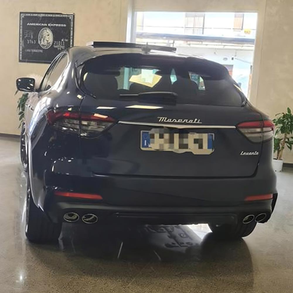 maserati levante di lato