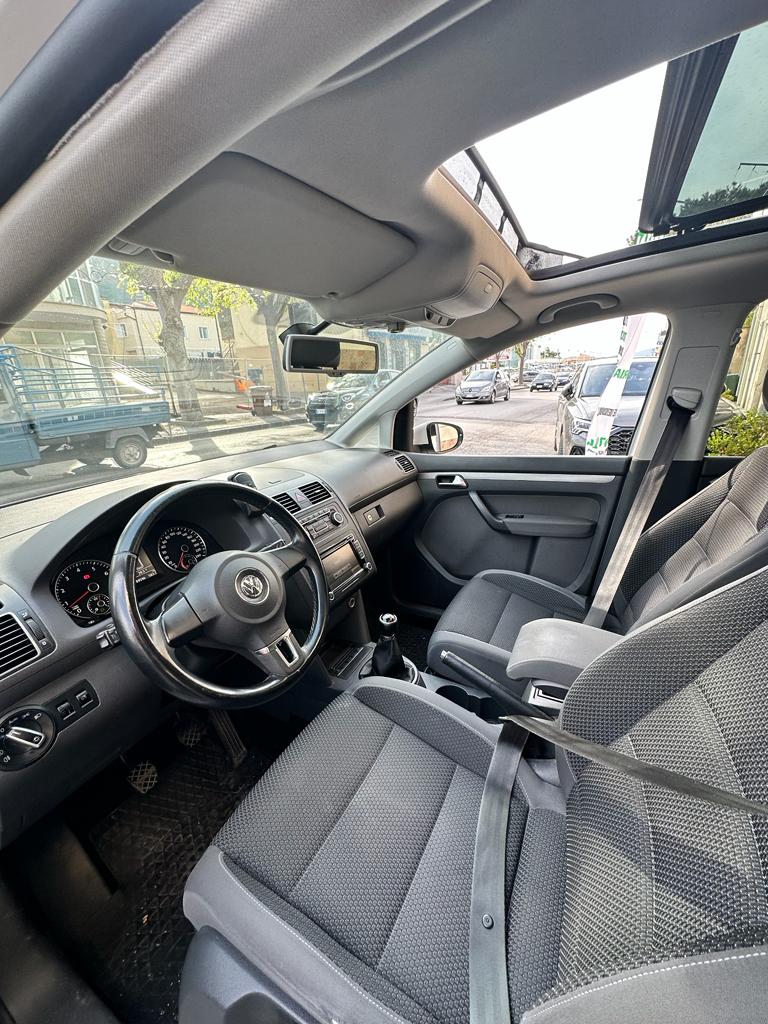 volkswagen touran Interni